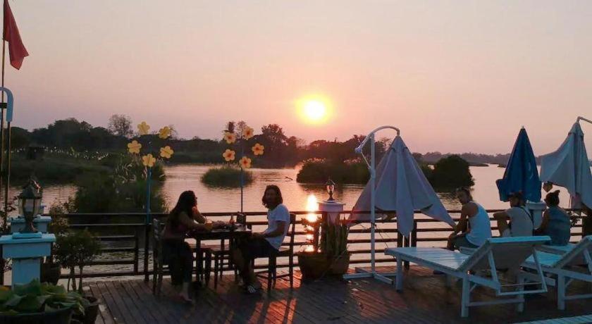 Golden Hotel Dondet Muang Khong Экстерьер фото